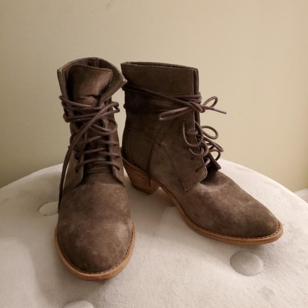 KDB Brown Suede Boots